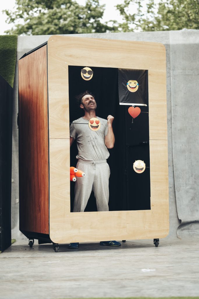 Téléphone géant avec smiley