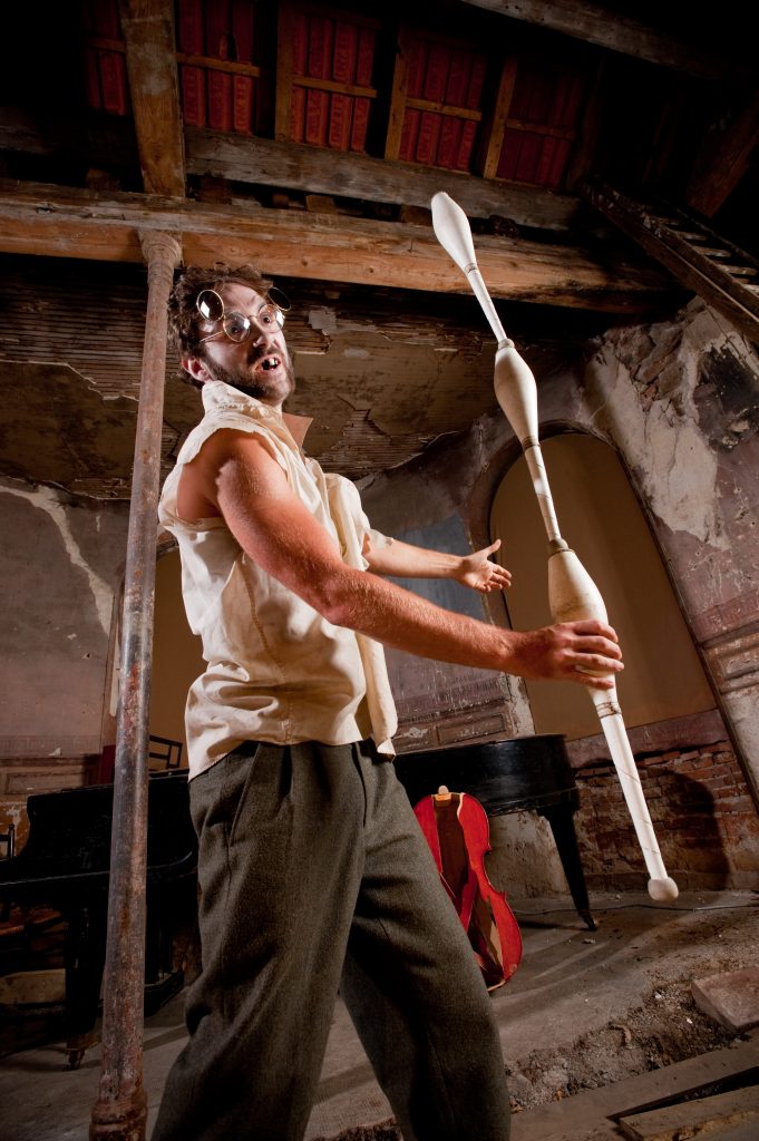 équilibre de trois massues